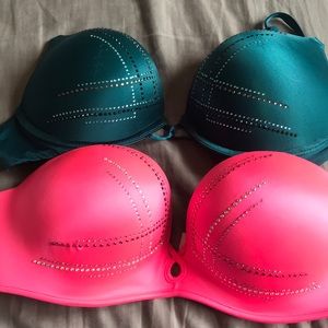 Victoria’s Secret bombshell bras